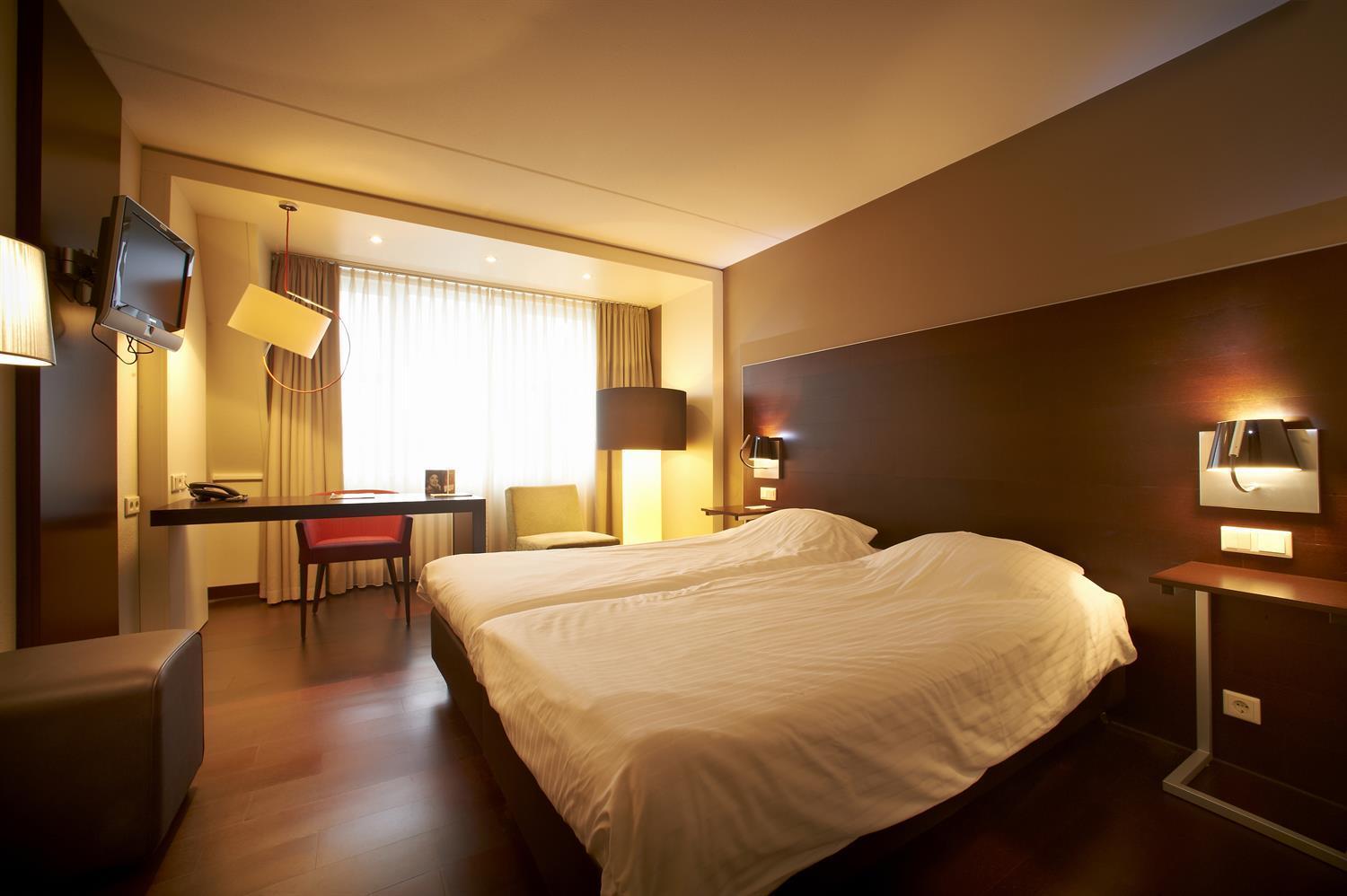 Golden Tulip Ampt Hotel 4*